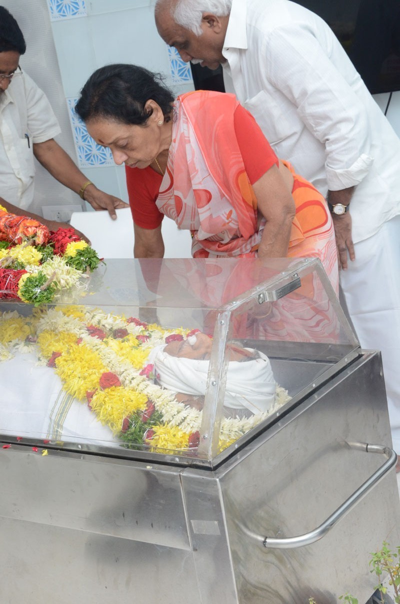 Jamuna Husband Ramana Rao Condolences Photos - 86 / 117 photos