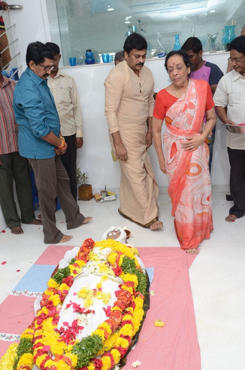 Jamuna Husband Ramana Rao Condolences Photos - 92 / 117 photos