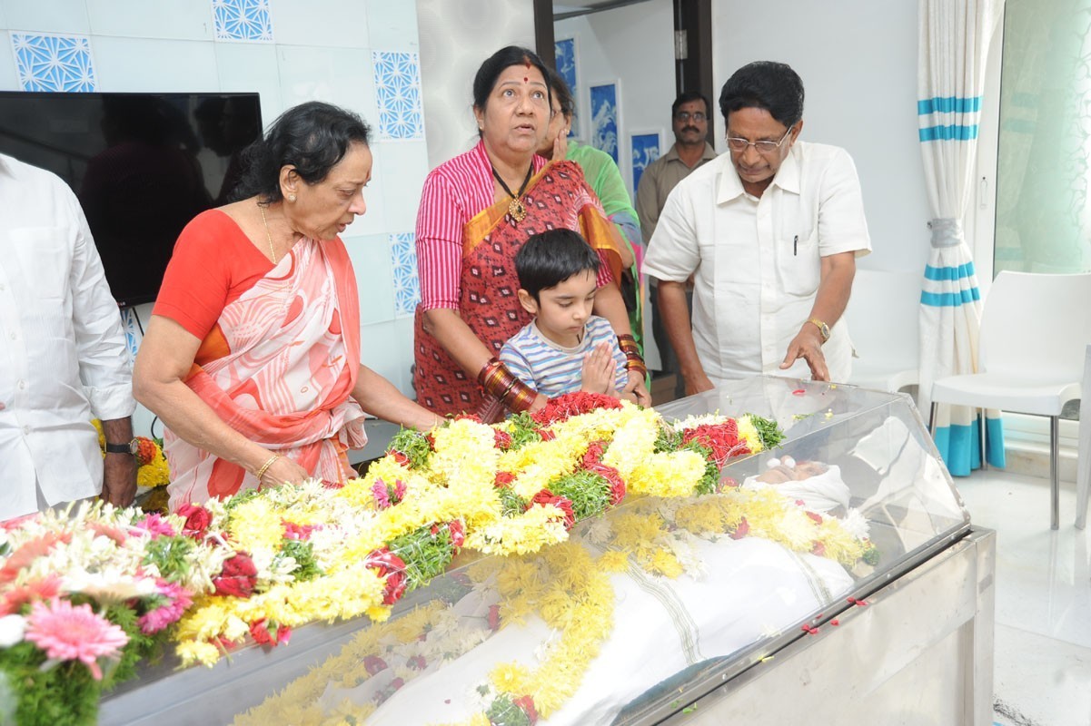 Jamuna Husband Ramana Rao Condolences Photos - 98 / 117 photos