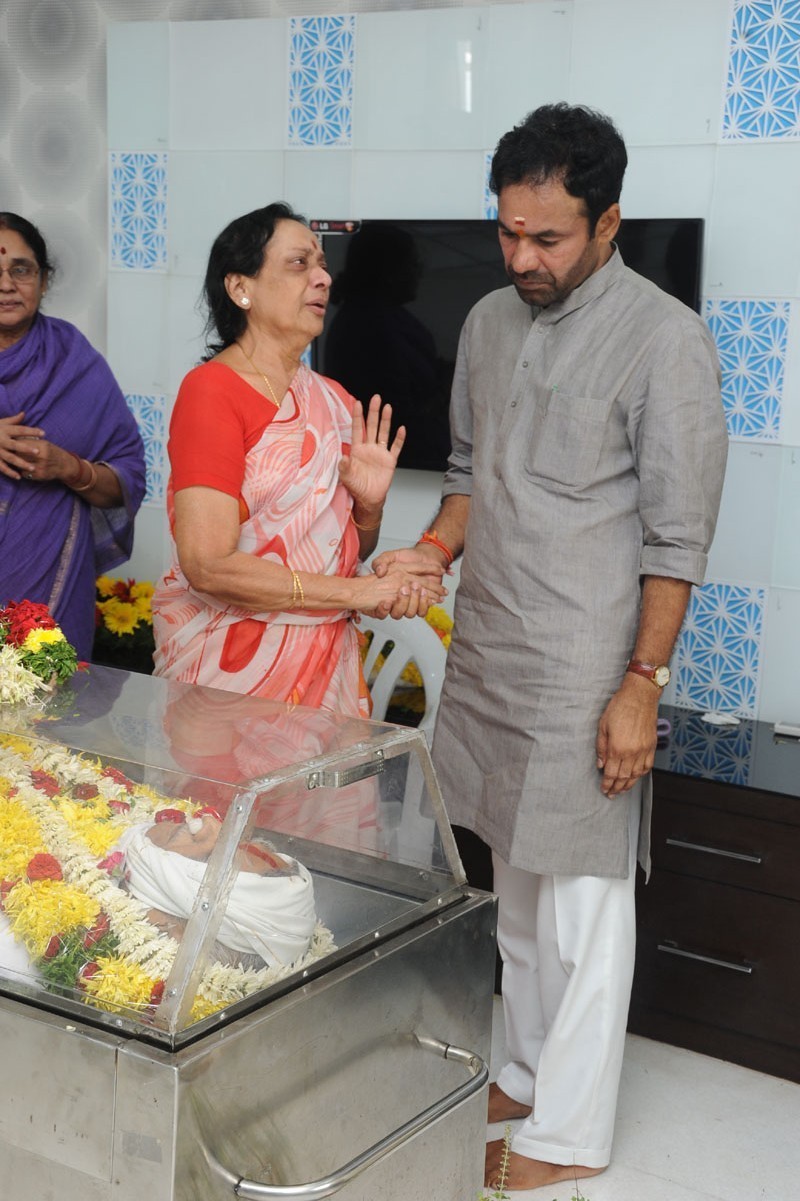 Jamuna Husband Ramana Rao Condolences Photos - 105 / 117 photos