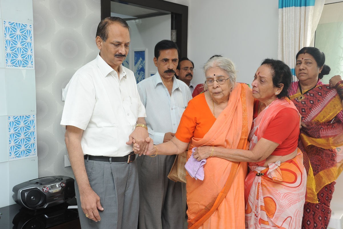 Jamuna Husband Ramana Rao Condolences Photos - 106 / 117 photos