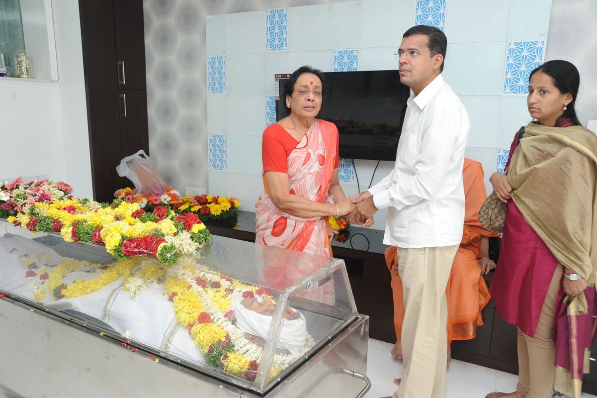 Jamuna Husband Ramana Rao Condolences Photos - 108 / 117 photos