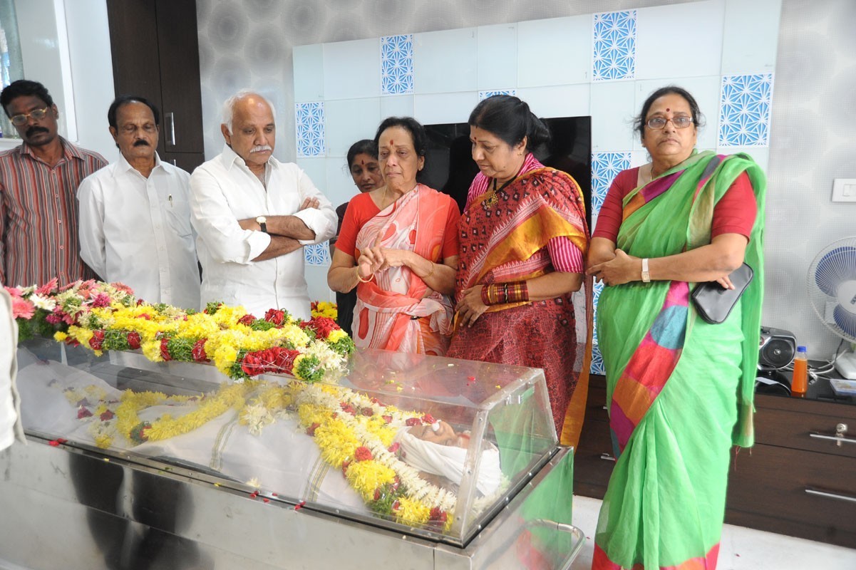 Jamuna Husband Ramana Rao Condolences Photos - 113 / 117 photos