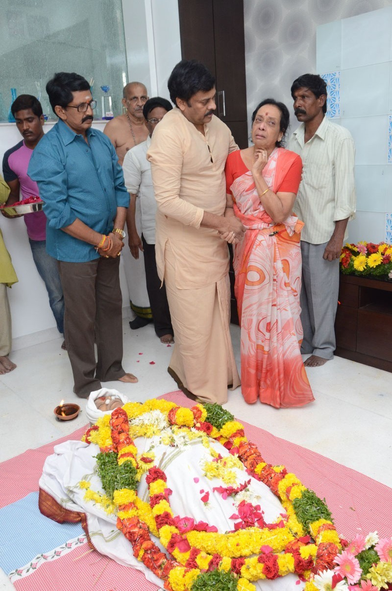 Jamuna Husband Ramana Rao Condolences Photos - 115 / 117 photos