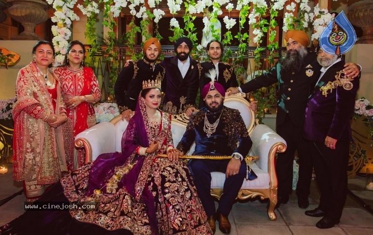 Japinder Kaur And Dilliwaali Zaalim Wedding Photos - 13 / 17 photos