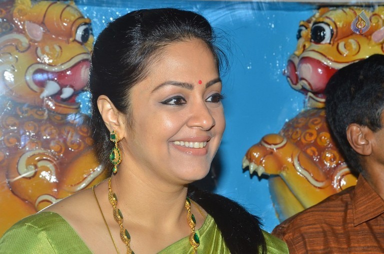 Jayachitra Son Amresh Wedding Reception - 72 / 102 photos