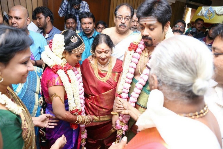 Jayachitra Son Amresh Wedding Reception - 85 / 102 photos