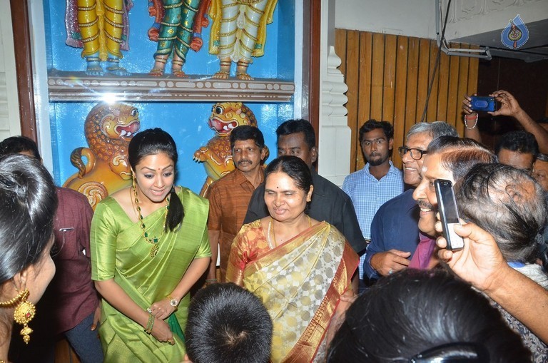 Jayachitra Son Amresh Wedding Reception - 98 / 102 photos