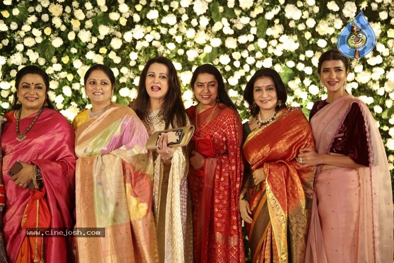 Jayasudha Son Nihar Kapoor Wedding Reception 03 - 18 / 81 photos