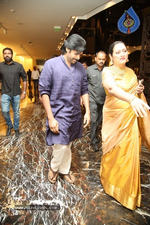 Jayasudha Son Nihar Kapoor Wedding Reception 03 - 24 / 81 photos