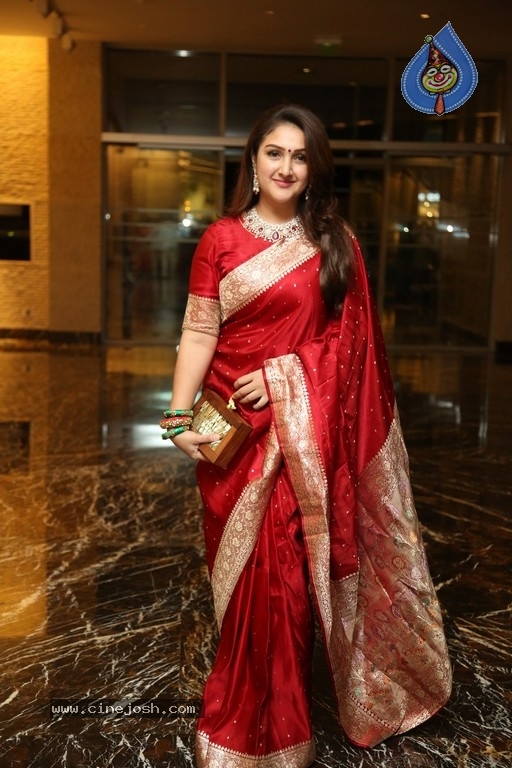 Jayasudha Son Nihar Kapoor Wedding Reception 03 - 54 / 81 photos