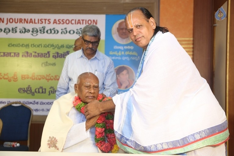 Journalists Association Felicitates Dadasaheb Phalke K Viswanath - 28 / 52 photos