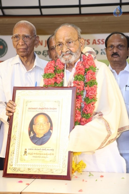 Journalists Association Felicitates Dadasaheb Phalke K Viswanath - 29 / 52 photos
