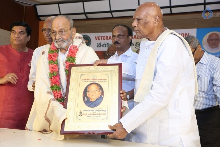 Journalists Association Felicitates Dadasaheb Phalke K Viswanath - 41 / 52 photos