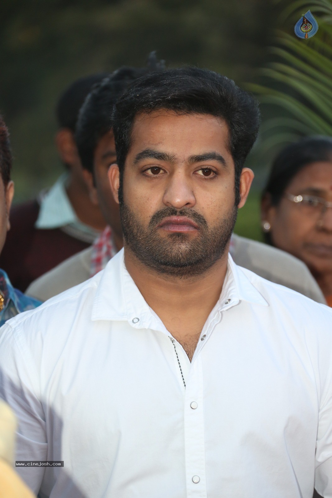 Jr NTR at NTR Ghat - 11 / 60 photos