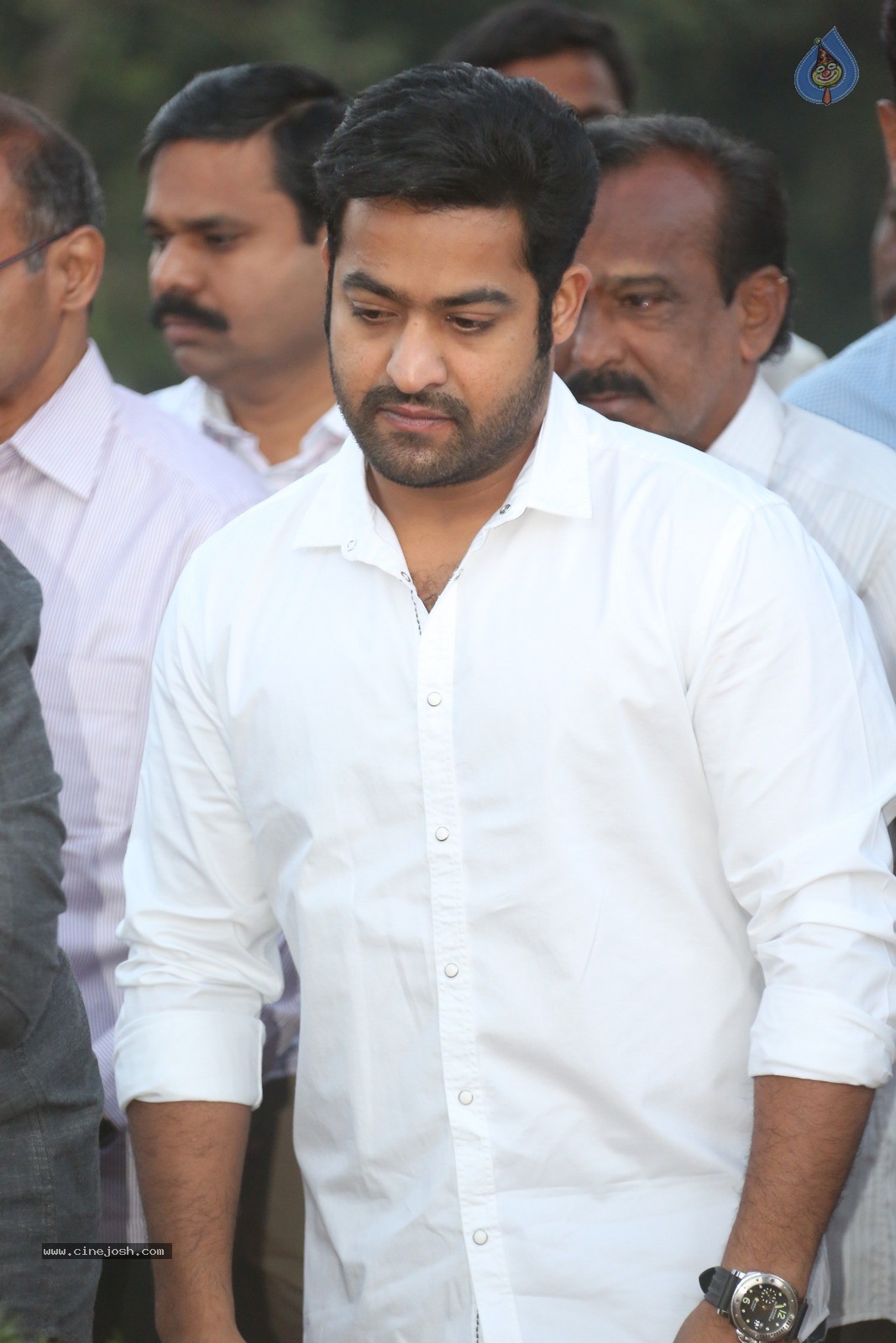 Jr NTR at NTR Ghat - 24 / 60 photos
