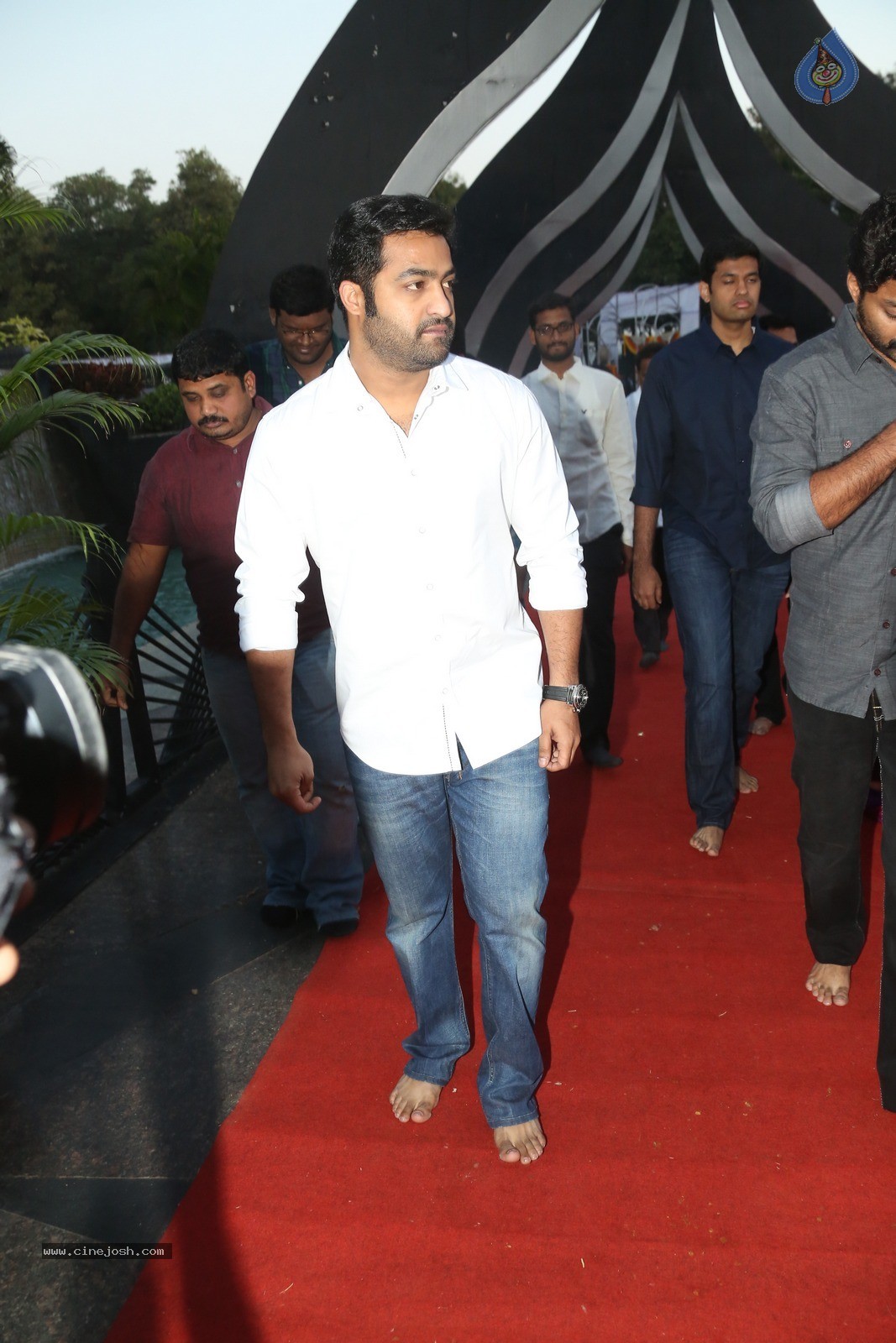 Jr NTR at NTR Ghat - 29 / 60 photos