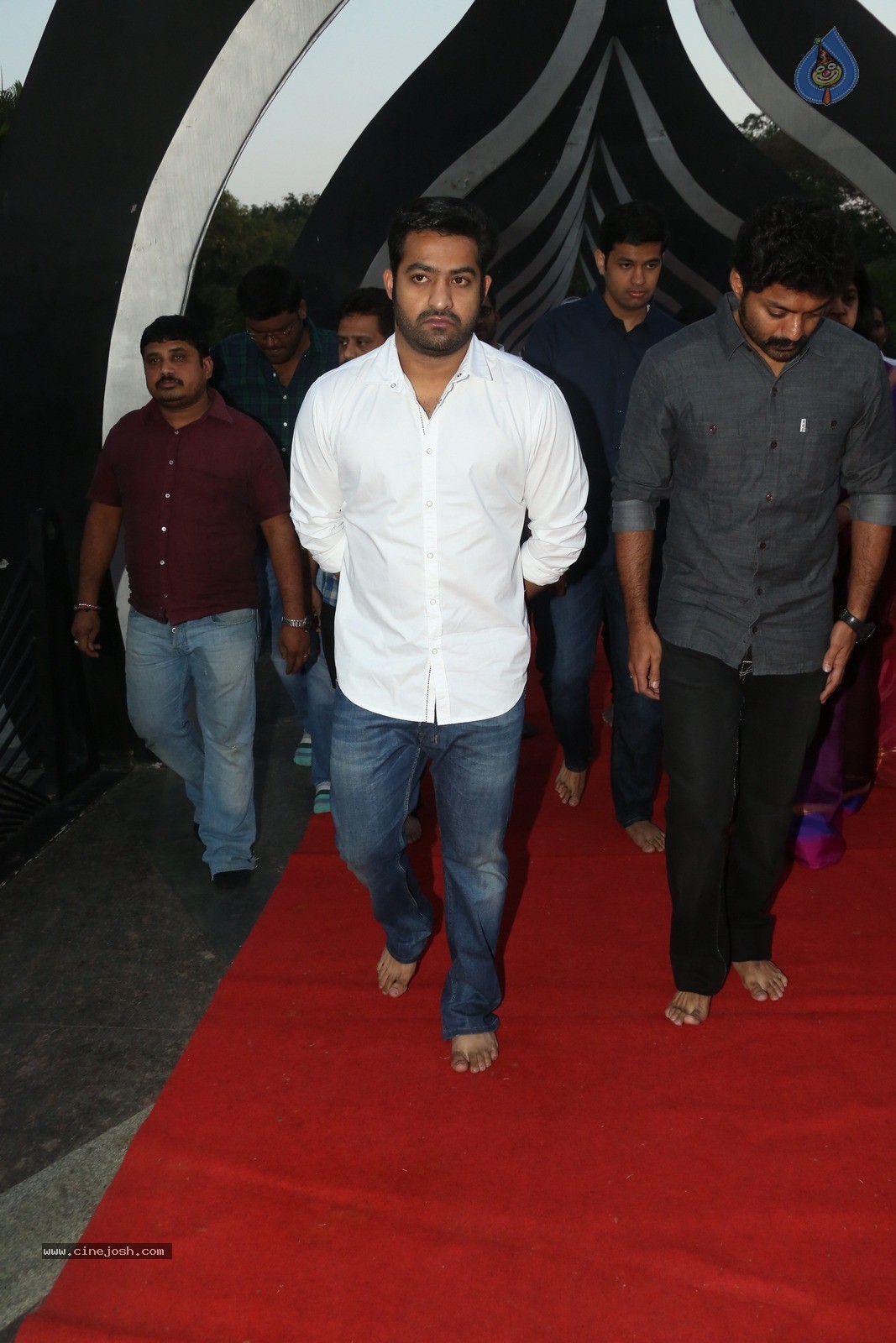 Jr NTR at NTR Ghat - 46 / 60 photos