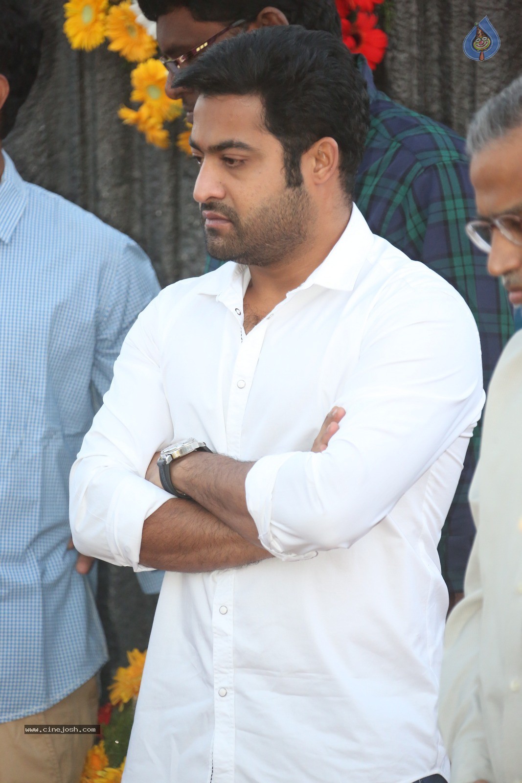 Jr NTR at NTR Ghat - 57 / 60 photos