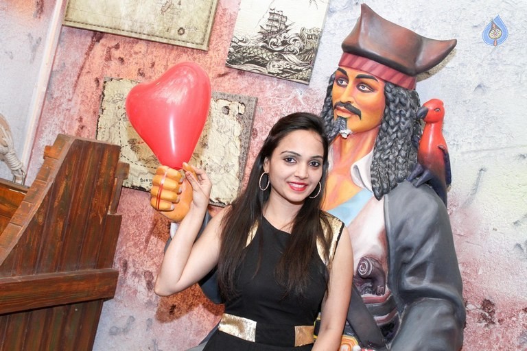Jyothi Sethi Birthday Bash Photos - 83 / 84 photos