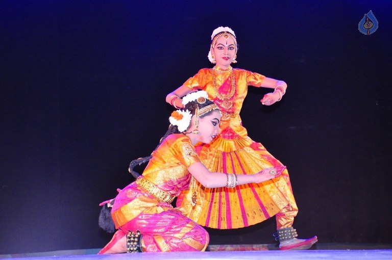 K A Lakshmi Bharatanatyam Arangetram Photos - 3 / 38 photos