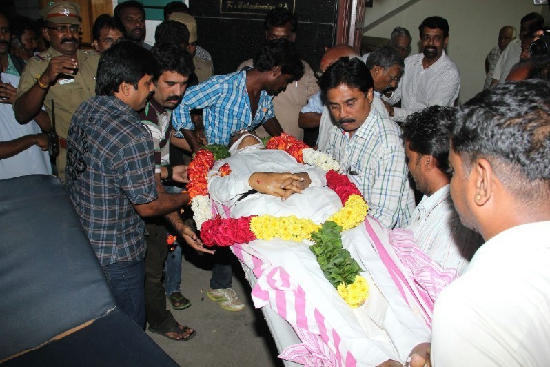 K Balachander Condolences Photos - 38 / 71 photos
