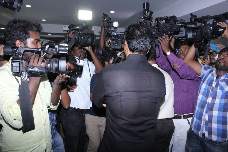 K Balachander Condolences Photos - 64 / 71 photos