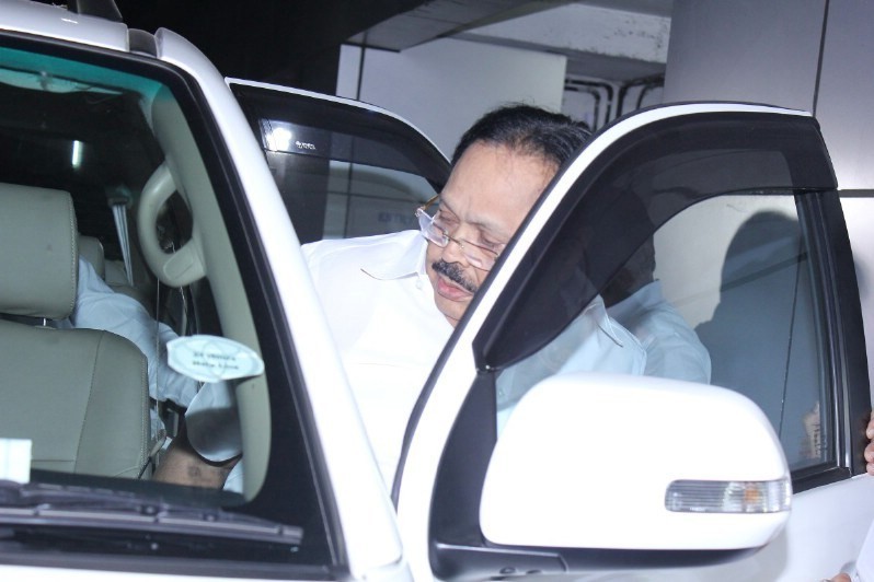 K Balachander Condolences Photos - 65 / 71 photos