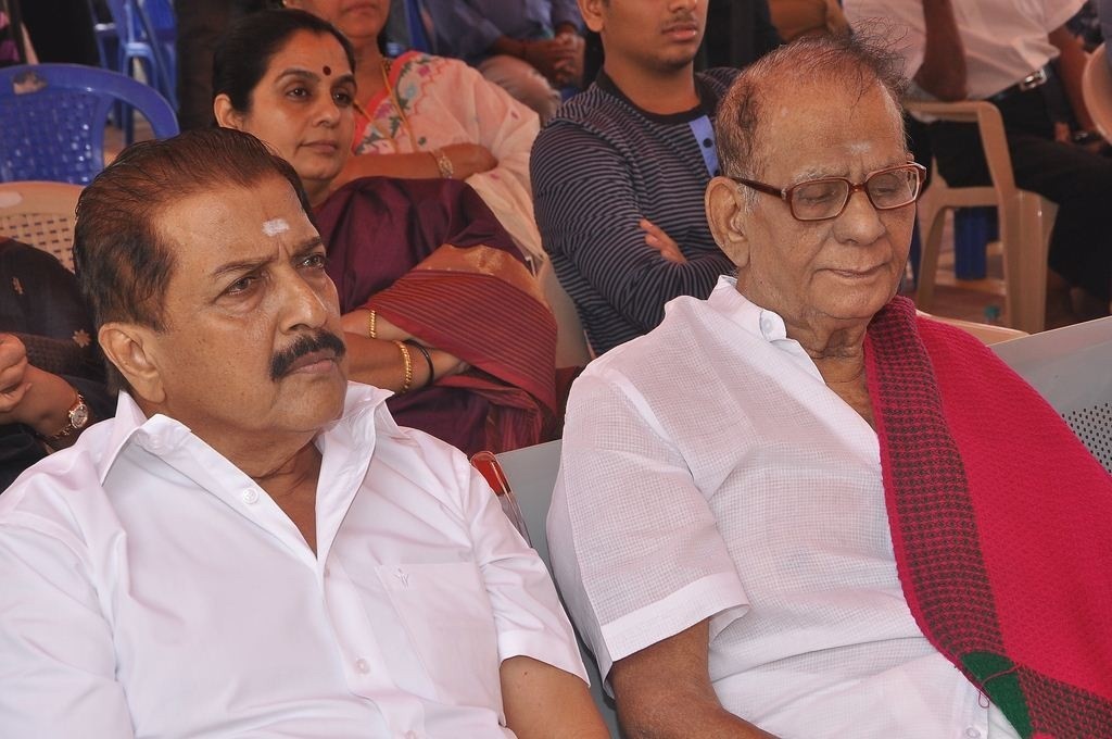 K Balachander Ninaivu Anjali Photos - 18 / 90 photos