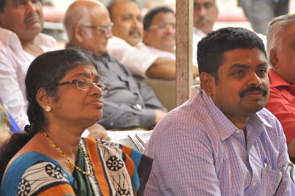 K Balachander Ninaivu Anjali Photos - 79 / 90 photos