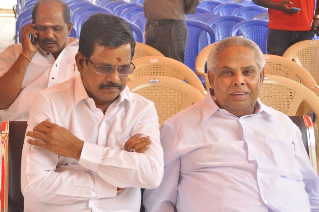 K Balachander Ninaivu Anjali Photos - 83 / 90 photos