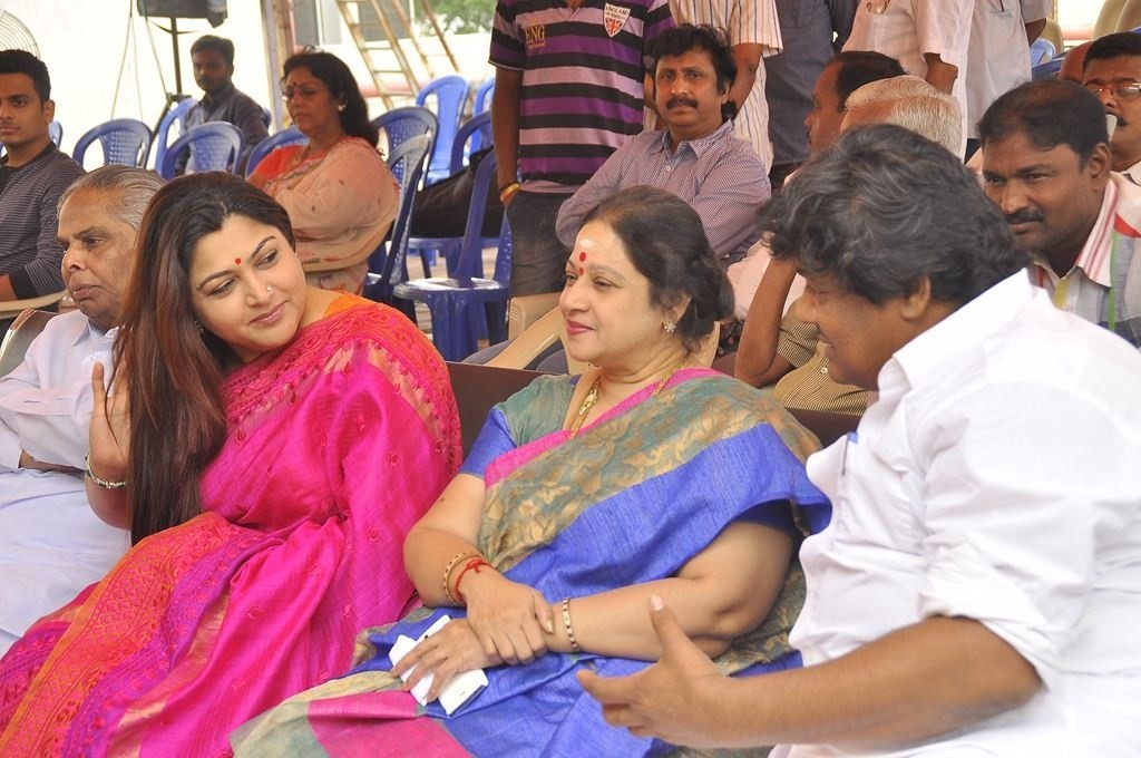 K Balachander Ninaivu Anjali Photos - 85 / 90 photos