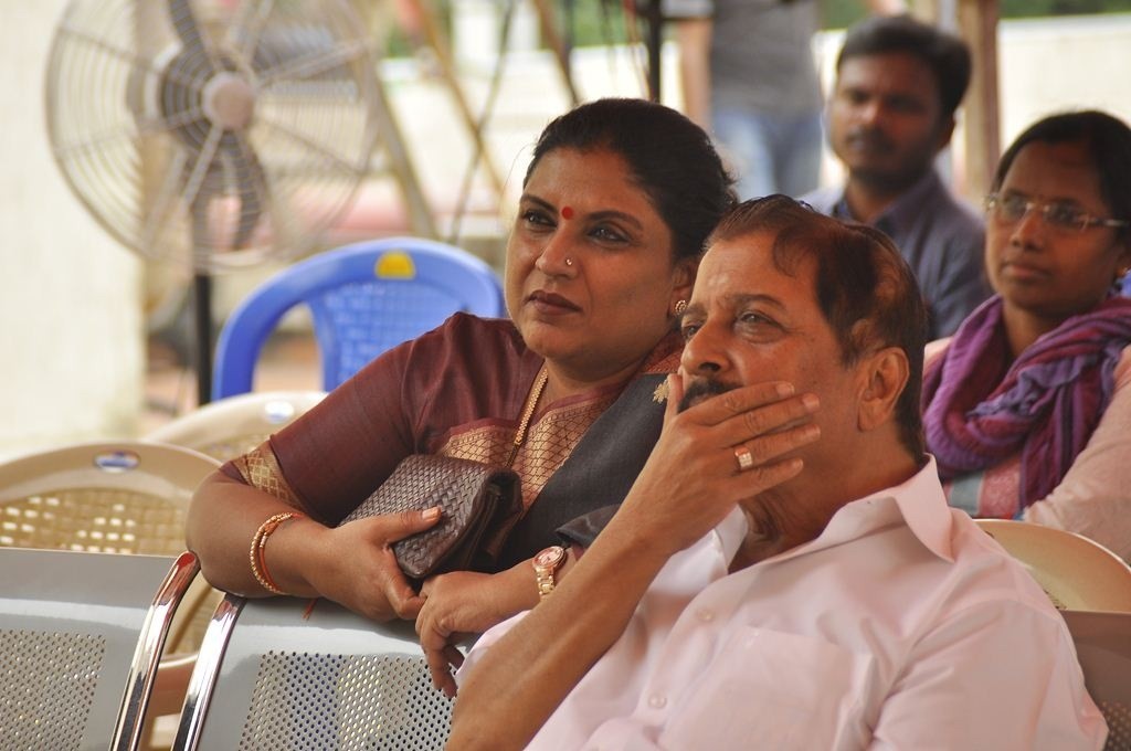 K Balachander Ninaivu Anjali Photos - 88 / 90 photos