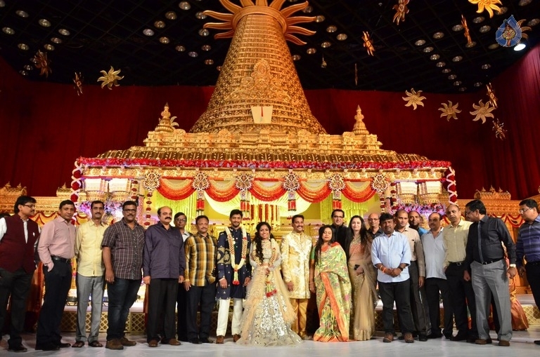 Kalamandir CMD Prasad Chalavadi Daughter Hanisha Wedding Photos - 29 / 81 photos