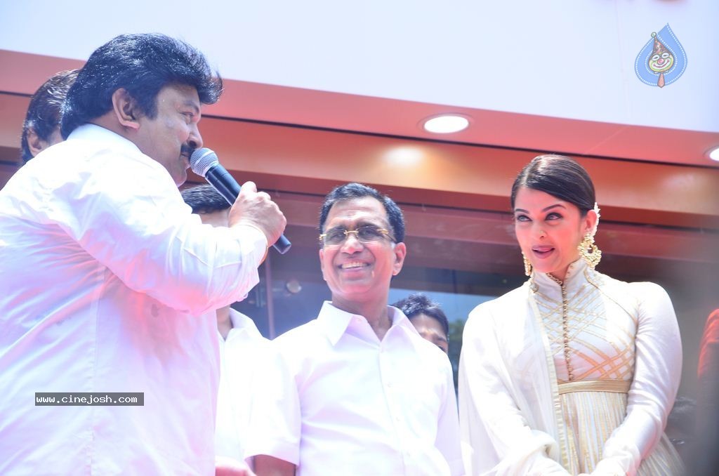 Kalyan Jewellers Chennai Showroom Launch - 3 / 59 photos