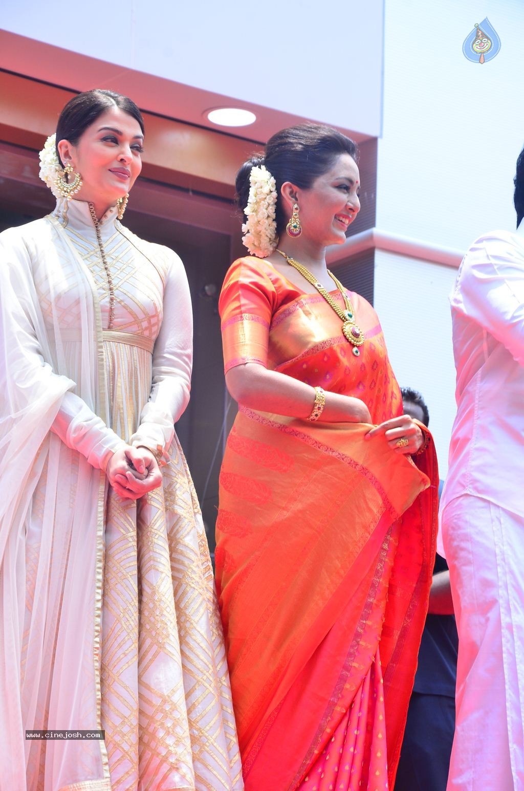 Kalyan Jewellers Chennai Showroom Launch - 10 / 59 photos