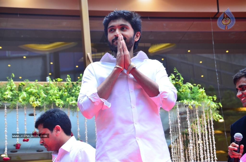 Kalyan Jewellers Chennai Showroom Launch - 15 / 59 photos