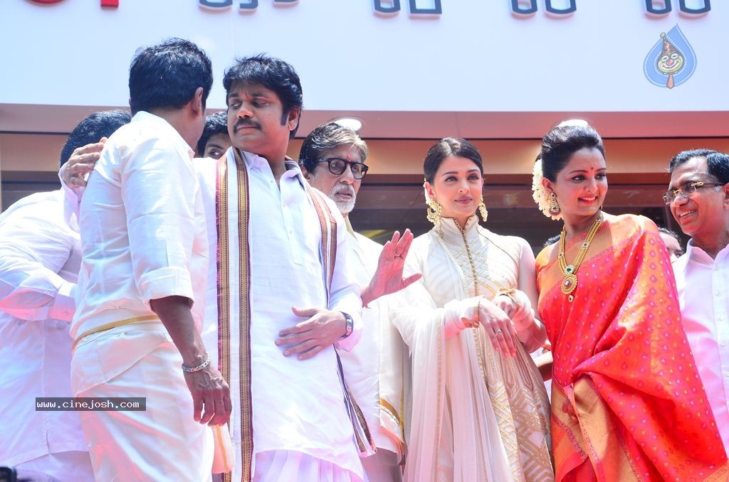 Kalyan Jewellers Chennai Showroom Launch - 23 / 59 photos