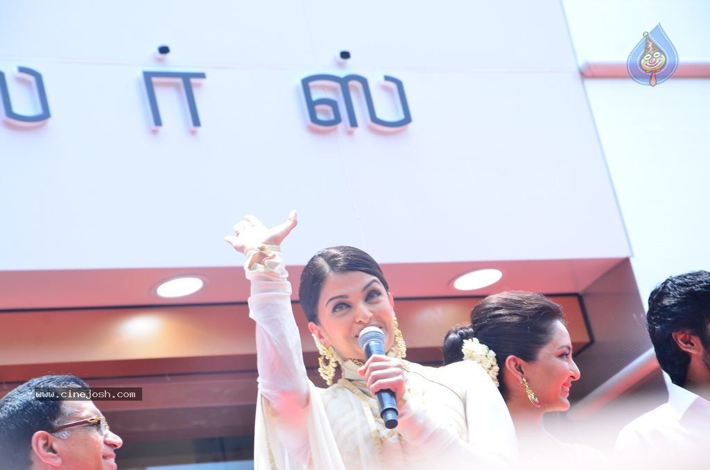 Kalyan Jewellers Chennai Showroom Launch - 26 / 59 photos