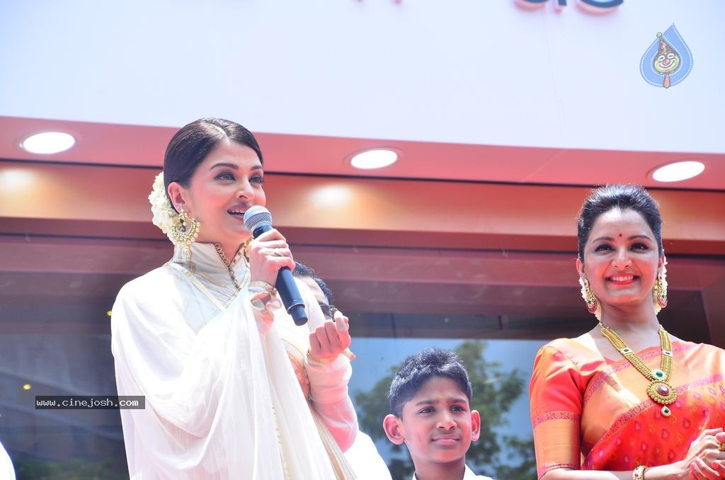 Kalyan Jewellers Chennai Showroom Launch - 43 / 59 photos