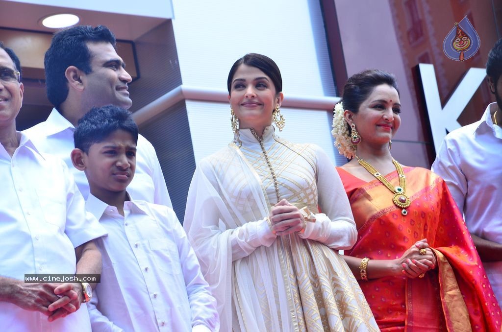 Kalyan Jewellers Chennai Showroom Launch - 52 / 59 photos