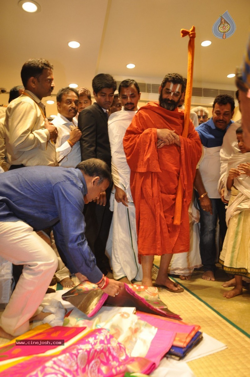 Kancheepuram Varamahalakshmi Showroom Inauguration - 11 / 21 photos