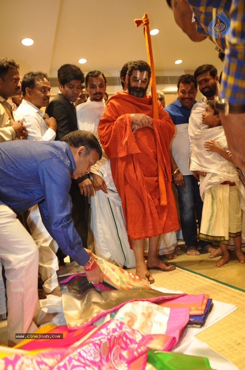 Kancheepuram Varamahalakshmi Showroom Inauguration - 13 / 21 photos