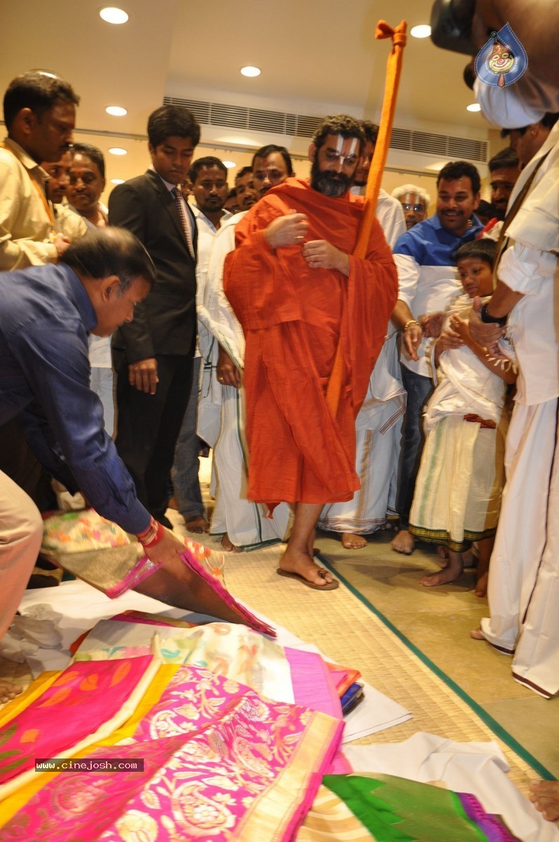 Kancheepuram Varamahalakshmi Showroom Inauguration - 20 / 21 photos