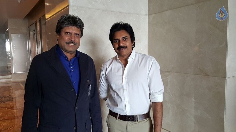 Kapil Dev Meets Pawan Kalyan - 2 / 3 photos