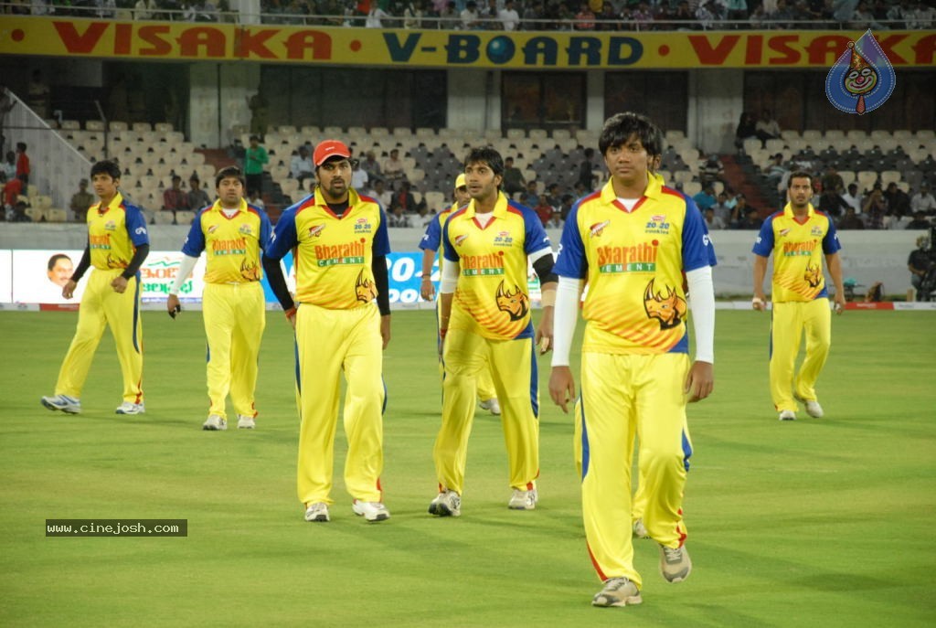 Karnataka Bulldozers vs Chennai Rhinos Final Match - 24 / 128 photos