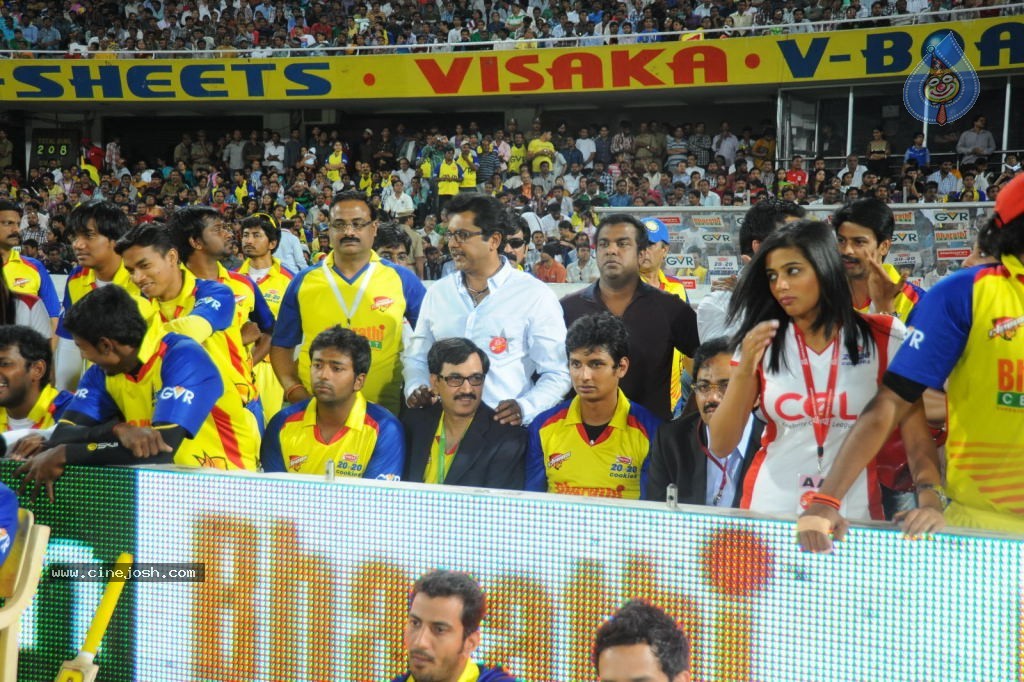 Karnataka Bulldozers vs Chennai Rhinos Final Match - 47 / 128 photos