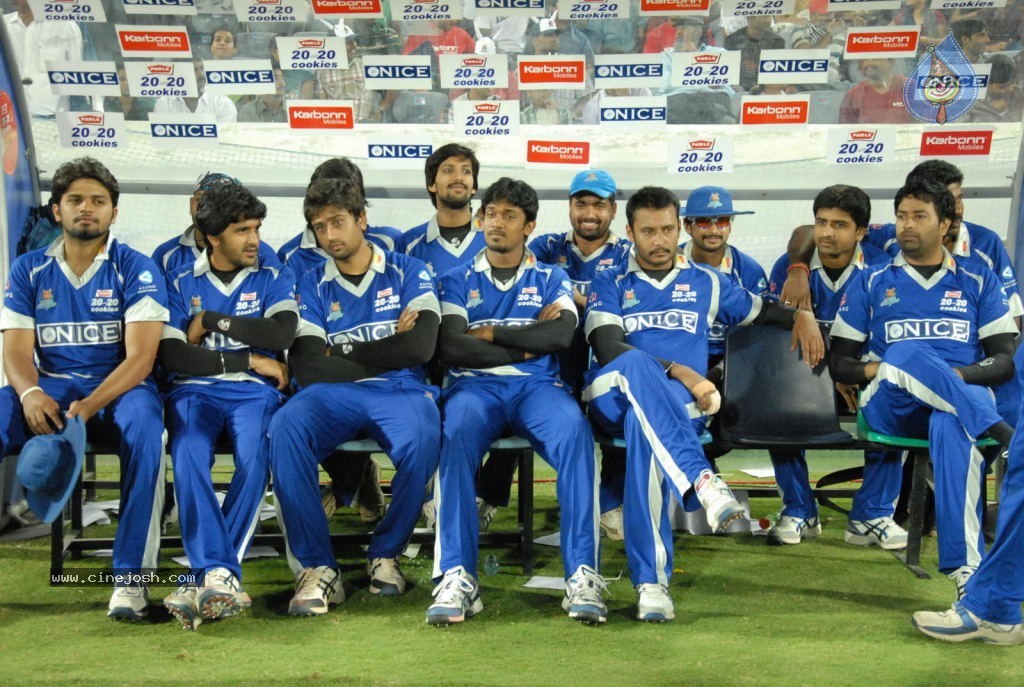 Karnataka Bulldozers vs Chennai Rhinos Final Match - 84 / 128 photos