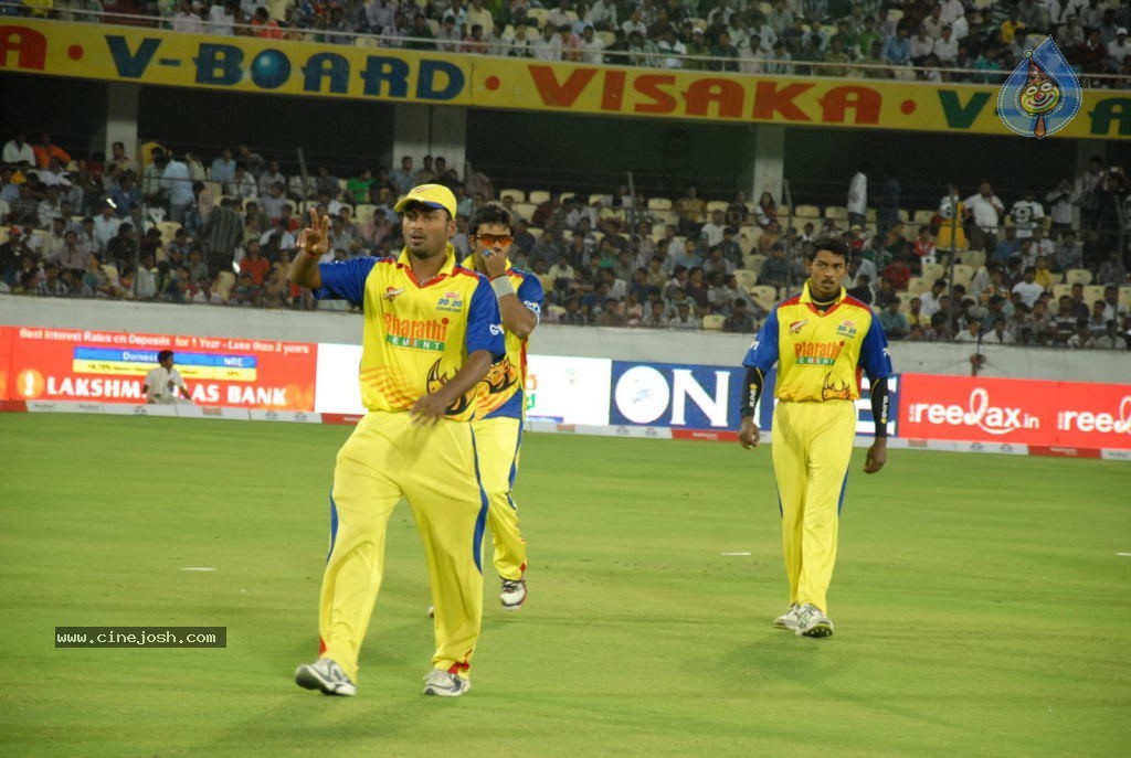 Karnataka Bulldozers vs Chennai Rhinos Final Match - 99 / 128 photos