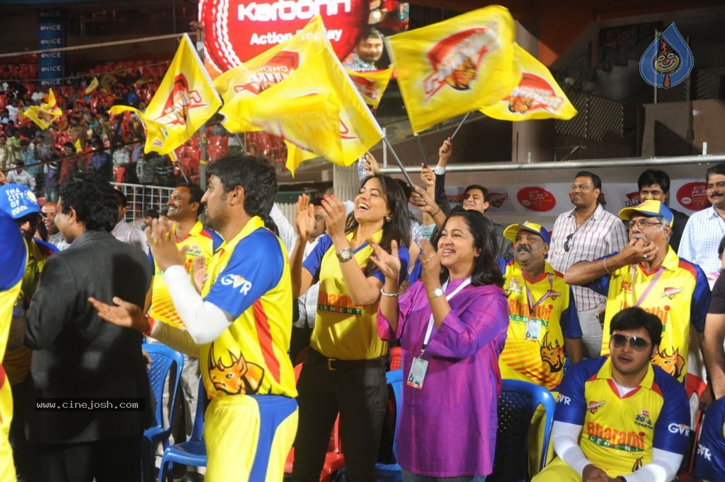 Karnataka Bulldozers VS Chennai Rhinos Match  - 10 / 129 photos